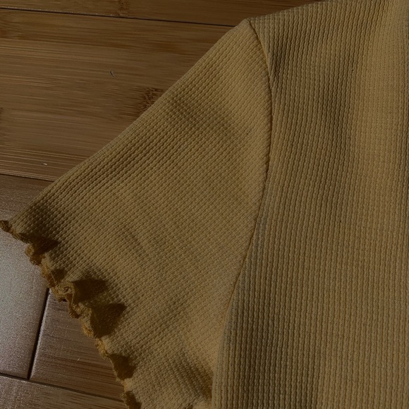 American Eagle Yellow “Pacific Coast” Top - Picture 2 of 4